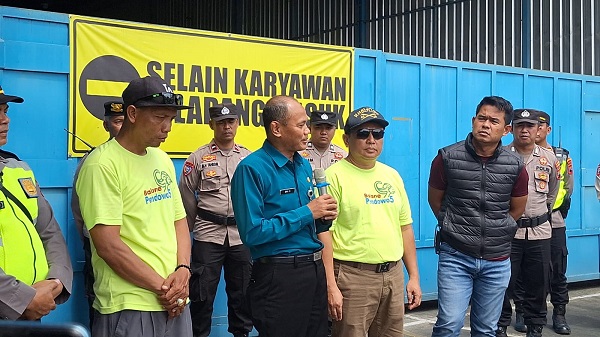 Warga Pendowo Gelar Aksi Protes, Pemerintah Akui PT MMP Tak Miliki Izin Usaha Kayu Lapis