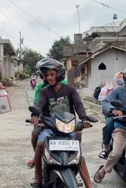 Dari Vihara untuk Ramadan: Tradisi Berbagi Takjil di Kaloran Temanggung